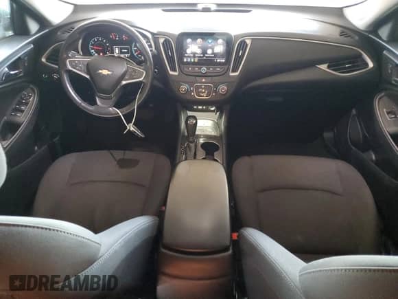 2019 Chevrolet Malibu RS z VIN 1G1ZG5ST3KF208941, wystawiony jako Copart lot #89850635 z przebiegiem 131 230 mil mil oraz Czysty tytuł • Clean title. Historia ofert i sprzedaży dostępna na DreamBid. Obrazek 8.