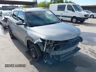 ✅ 2023 Chevrolet TrailBlazer LT • VIN: KL79MPS27PB178910 • Лот: 43258520. Опубликован ранее на IAAI с пробегом 21 811 миль. Бесплатный доступ к архиву аукционных продаж из США и подробный отчёт об истории автомобиля на DreamBid. Изображение 1.