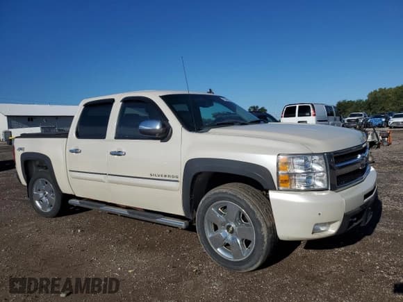 ✅ 2010 Chevrolet Silverado 1500 LTZ • VIN: 3GCRKTE38AG289163 • Lot: 85348555. Listed on Copart with 228,682 mi. Free auction sales archive from the USA and detailed vehicle history report at DreamBid. Image 4.