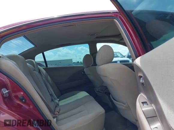 ✅ 2004 Nissan Altima SE • VIN: 1N4BL11D24C165288 • Lot: 42799101. Wystawiony na IAAI z przebiegiem Nie podano. Bezpłatny archiwum sprzedaży aukcyjnych z USA i szczegółowy raport historii pojazdu na DreamBid. Zdjęcie 8.