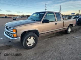✅ 1996 Chevrolet Silverado 1500 • VIN: 2GCEK19R5T1111160 • Lot: 92922815. Wystawiony na Copart z przebiegiem 386 454 mil. Bezpłatny archiwum sprzedaży aukcyjnych z USA i szczegółowy raport historii pojazdu na DreamBid. Zdjęcie 1.