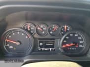 ✅ 2023 Chevrolet Silverado 2500HD • VIN: 1GB5YLE73PF180513 • Lot: 86586845. Wystawiony na Copart z przebiegiem 70 899 mil. Bezpłatny archiwum sprzedaży aukcyjnych z USA i szczegółowy raport historii pojazdu na DreamBid. Zdjęcie 9.