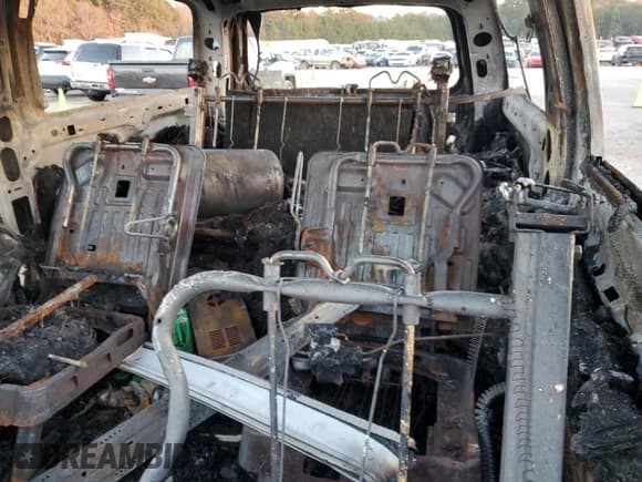 ✅ 2003 Chevrolet Suburban LT • VIN: 3GNFK16Z43G170465 • Лот: 86333904. Опубликован ранее на Copart с пробегом Не указан. Бесплатный доступ к архиву аукционных продаж из США и подробный отчёт об истории автомобиля на DreamBid. Изображение 10.