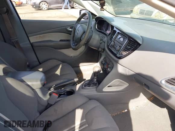 2013 Dodge Dart SXT z VIN 1C3CDFBA1DD181641, wystawiony jako IAAI lot #43176481 z przebiegiem 128 984 mil mil oraz . Historia ofert i sprzedaży dostępna na DreamBid. Obrazek 5.