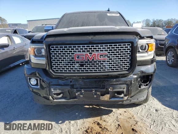 ✅ 2015 GMC Sierra 3500HD Denali • VIN: 1GT424E89FF605139 • Lot: 76071644. Wystawiony na Copart z przebiegiem 106 318 mil. Bezpłatny archiwum sprzedaży aukcyjnych z USA i szczegółowy raport historii pojazdu na DreamBid. Zdjęcie 5.