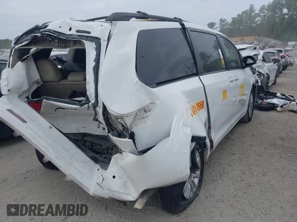 ✅ 2014 Toyota Sienna XLE • VIN: 5TDYK3DC7ES446430 • Lot: 43282138. Wystawiony na IAAI z przebiegiem 399 554 mil. Bezpłatny archiwum sprzedaży aukcyjnych z USA i szczegółowy raport historii pojazdu na DreamBid. Zdjęcie 4.