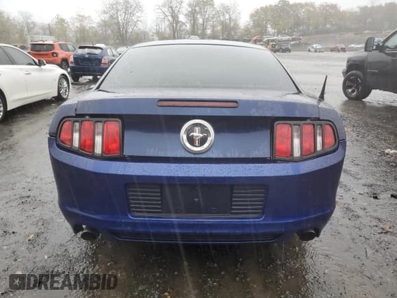 ✅ 2011 Ford Mustang V6 • VIN: 1ZVBP8AM7B5152199 • Lot: 90498335. Listed on Copart with 173,379 mi. Free auction sales archive from the USA and detailed vehicle history report at DreamBid. Image 6.