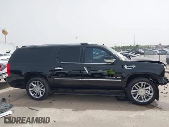 ✅ 2013 Cadillac Escalade ESV Platinum Edition • VIN: 1GYS3KEF4DR222867 • Лот: 41784252. Опубликован ранее на IAAI с пробегом 61 673 миль. Бесплатный доступ к архиву аукционных продаж из США и подробный отчёт об истории автомобиля на DreamBid. Изображение 14.