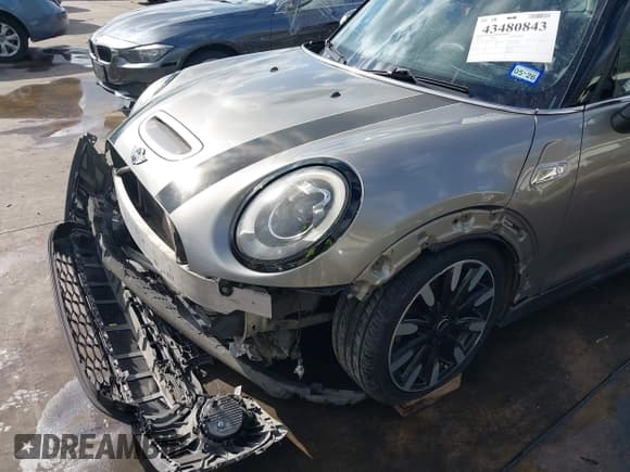 ✅ 2018 MINI Hardtop 4 Door Cooper S • VIN: WMWXU3C59J2F49827 • Lot: 43480843. Listed on IAAI with 69,237 mi. Free auction sales archive from the USA and detailed vehicle history report at DreamBid. Image 6.
