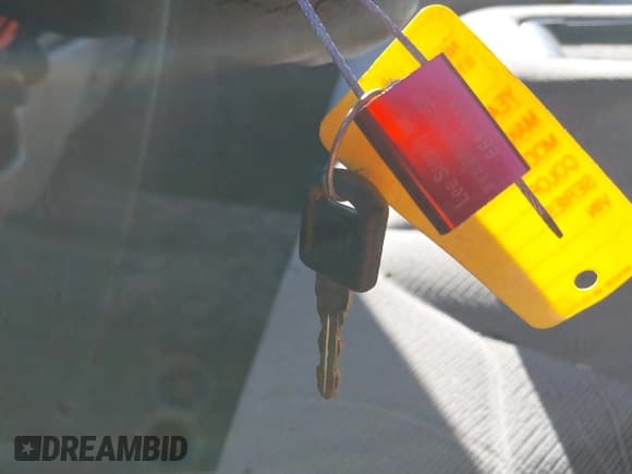 ✅ 1996 GMC Sierra 1500 • VIN: 2GTEC19R9T1541142 • Lot: 41375900. Wystawiony na IAAI z przebiegiem 292 893 mil. Bezpłatny archiwum sprzedaży aukcyjnych z USA i szczegółowy raport historii pojazdu na DreamBid. Zdjęcie 11.