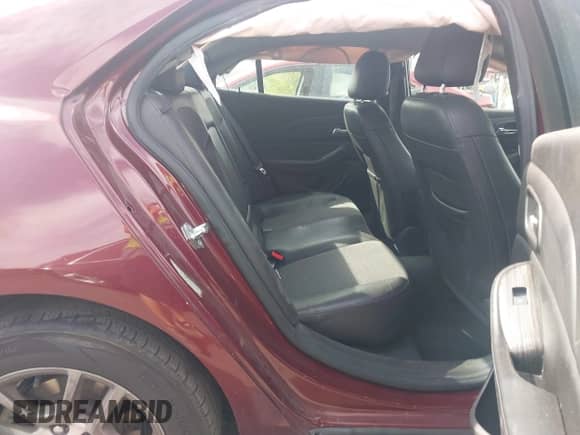 2015 Chevrolet Malibu LT z VIN 1G11C5SL6FF281154, wystawiony jako IAAI lot #43266898 z przebiegiem 164 798 mil mil oraz . Historia ofert i sprzedaży dostępna na DreamBid. Obrazek 8.