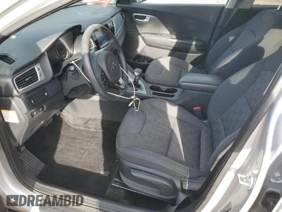 ✅ 2017 Kia Niro LX • VIN: KNDCB3LC3H5050212 • Лот: 93066995. Опубликован ранее на Copart с пробегом 85 195 миль. Бесплатный доступ к архиву аукционных продаж из США и подробный отчёт об истории автомобиля на DreamBid. Изображение 7.