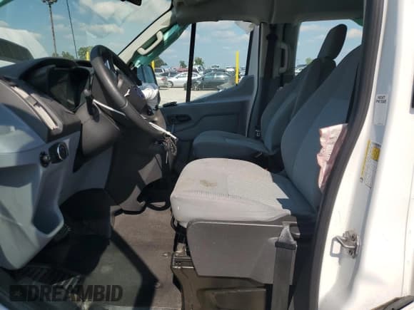✅ 2019 Ford Transit Passenger XL • VIN: 1FBZX2ZM6KKA93137 • Лот: 64493295. Опубликован ранее на Copart с пробегом 98 549 миль. Бесплатный доступ к архиву аукционных продаж из США и подробный отчёт об истории автомобиля на DreamBid. Изображение 7.
