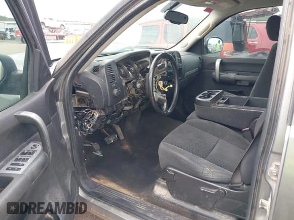 ✅ 2007 Chevrolet Silverado 1500 1LT • VIN: 2GCEC13J271510467 • Lot: 42184998. Wystawiony na IAAI z przebiegiem 258 558 mil. Bezpłatny archiwum sprzedaży aukcyjnych z USA i szczegółowy raport historii pojazdu na DreamBid. Zdjęcie 5.