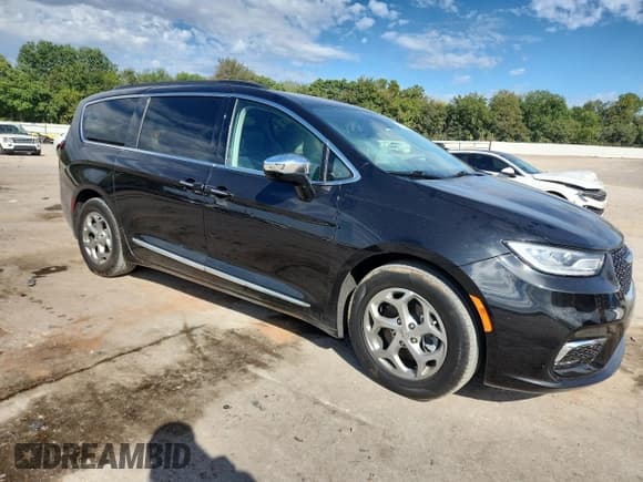✅ 2023 Chrysler Pacifica Limited • VIN: 2C4RC1GG6PR548995 • Lot: 82085215. Listed on Copart with 62,214 mi. Free auction sales archive from the USA and detailed vehicle history report at DreamBid. Image 4.