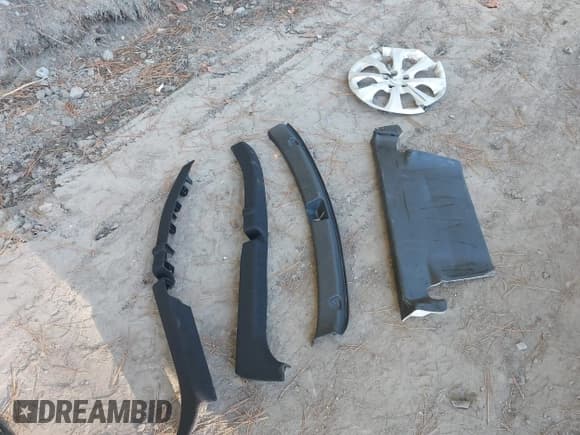 ✅ 2022 Tesla Model Y Long Range • VIN: 7SAYGDEE4NF425579 • Lot: 43368023. Listed on IAAI with 31,268 mi. Free auction sales archive from the USA and detailed vehicle history report at DreamBid. Image 12.