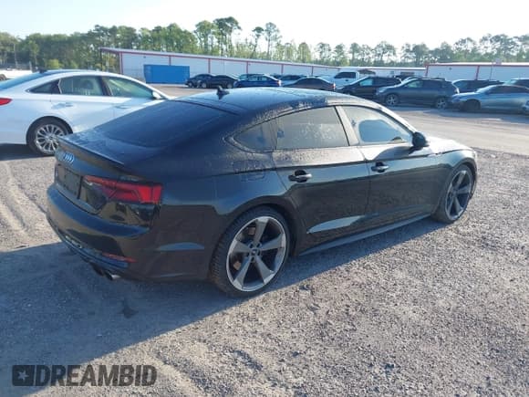 ✅ 2019 Audi S5 Sportback Prestige • VIN: WAUC4CF5XKA004458 • Lot: 42040306. Wystawiony na IAAI z przebiegiem 83 214 mil. Bezpłatny archiwum sprzedaży aukcyjnych z USA i szczegółowy raport historii pojazdu na DreamBid. Zdjęcie 4.