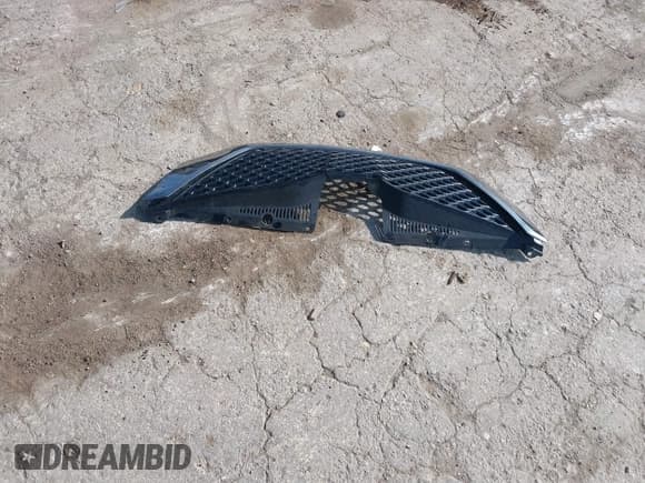 ✅ 2017 Toyota Sienna SE • VIN: 5TDXZ3DC8HS881260 • Lot: 40822463. Wystawiony na IAAI z przebiegiem 93 535 mil. Bezpłatny archiwum sprzedaży aukcyjnych z USA i szczegółowy raport historii pojazdu na DreamBid. Zdjęcie 12.