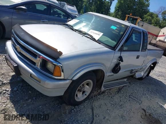1995 Chevrolet S-10 LS с VIN 1GCCS19W1SK237852, выставлен на аукционе IAAI как лот 39769090 с пробегом 103 310 миль миль и . История ставок и продаж доступна на DreamBid. Изображение 2.