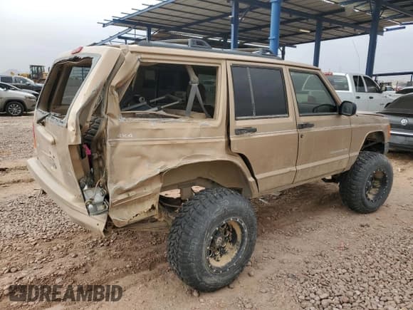 ✅ 1999 Jeep Cherokee Limited • VIN: 1J4FF78S8XL552596 • Lot: 49181115. Listed on Copart with 141,434 mi. Free auction sales archive from the USA and detailed vehicle history report at DreamBid. Image 3.