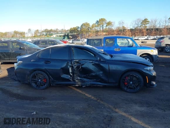 ✅ 2024 BMW 3 Series M340i xDrive • VIN: 3MW49FF0XR8E15313 • Lot: 41385641. Listed on IAAI with 2,914 mi. Free auction sales archive from the USA and detailed vehicle history report at DreamBid. Image 12.