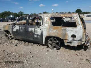 ✅ 2016 Chevrolet Suburban LTZ • VIN: 1GNSCJKC7GR270725 • Lot: 85839055. Wystawiony na Copart z przebiegiem Nie podano. Bezpłatny archiwum sprzedaży aukcyjnych z USA i szczegółowy raport historii pojazdu na DreamBid. Zdjęcie 2.
