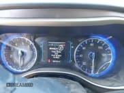 ✅ 2017 Chrysler Pacifica Touring L • VIN: 2C4RC1BG1HR543938 • Lot: 42728597. Wystawiony na IAAI z przebiegiem 188 106 mil. Bezpłatny archiwum sprzedaży aukcyjnych z USA i szczegółowy raport historii pojazdu na DreamBid. Zdjęcie 7.