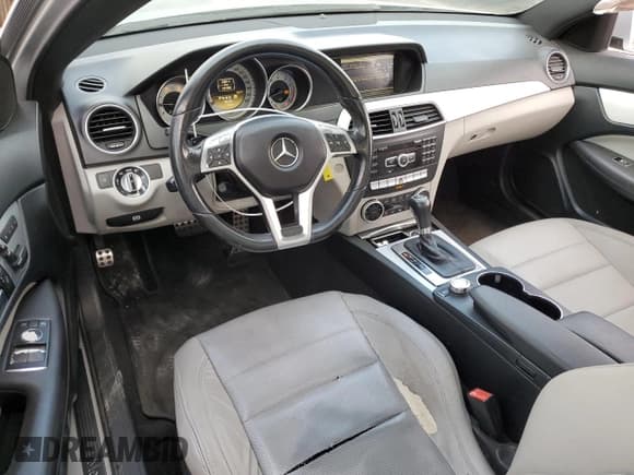 ✅ 2012 Mercedes-Benz C 250 • VIN: WDDGJ4HB8CF755686 • Lot: 85531115. Listed on Copart with 141,386 mi. Free auction sales archive from the USA and detailed vehicle history report at DreamBid. Image 8.