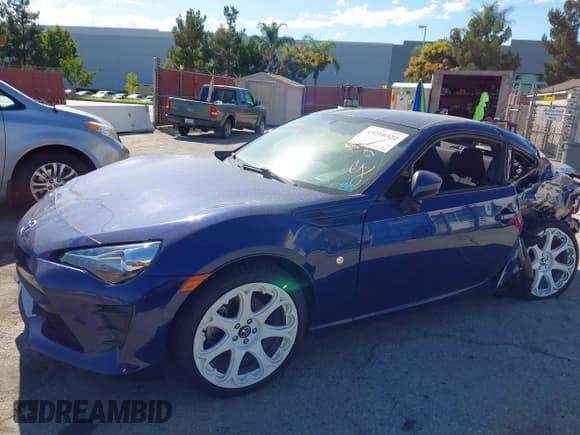 ✅ 2017 Toyota 86 • VIN: JF1ZNAA10H8710105 • Lot: 43210322. Listed on IAAI with 116,906 mi. Free auction sales archive from the USA and detailed vehicle history report at DreamBid. Image 2.