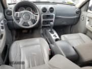 ✅ 2005 Jeep Liberty Limited • VIN: 1J4GL58K35W668849 • Лот: 64760375. Опубликован ранее на Copart с пробегом 131 190 миль. Бесплатный доступ к архиву аукционных продаж из США и подробный отчёт об истории автомобиля на DreamBid. Изображение 8.