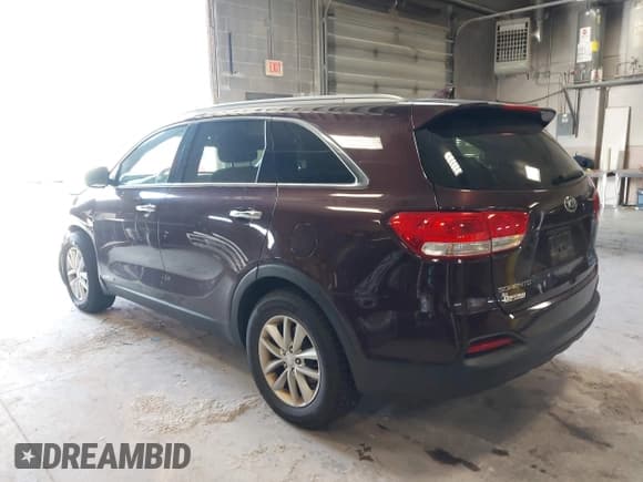 ✅ 2016 Kia Sorento LX • VIN: 5XYPGDA53GG038743 • Лот: 43797007. Опубликован ранее на IAAI с пробегом 235 768 миль. Бесплатный доступ к архиву аукционных продаж из США и подробный отчёт об истории автомобиля на DreamBid. Изображение 3.