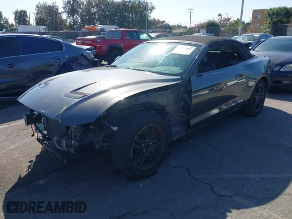 ✅ 2019 Ford Mustang GT Premium • VIN: 1FATP8FF5K5140396 • Lot: 43517987. Wystawiony na IAAI z przebiegiem 74 081 mil. Bezpłatny archiwum sprzedaży aukcyjnych z USA i szczegółowy raport historii pojazdu na DreamBid. Zdjęcie 2.