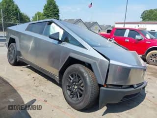 ✅ 2025 Tesla Cybertruck • VIN: 7G2CEHED8SA068893 • Lot: 42844020. Wystawiony na IAAI z przebiegiem 2 509 mil. Bezpłatny archiwum sprzedaży aukcyjnych z USA i szczegółowy raport historii pojazdu na DreamBid. Zdjęcie 1.