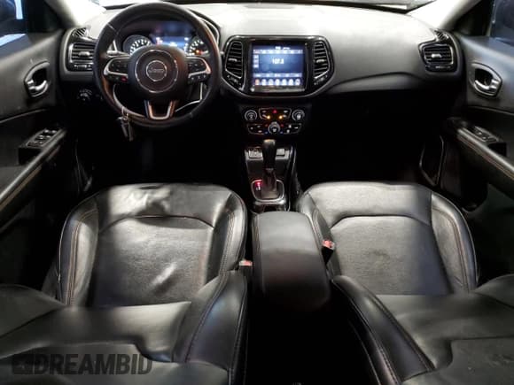 ✅ 2021 Jeep Compass Limited • VIN: 3C4NJCCB2MT526320 • Lot: 84969884. Wystawiony na Copart z przebiegiem 75 789 mil. Bezpłatny archiwum sprzedaży aukcyjnych z USA i szczegółowy raport historii pojazdu na DreamBid. Zdjęcie 8.