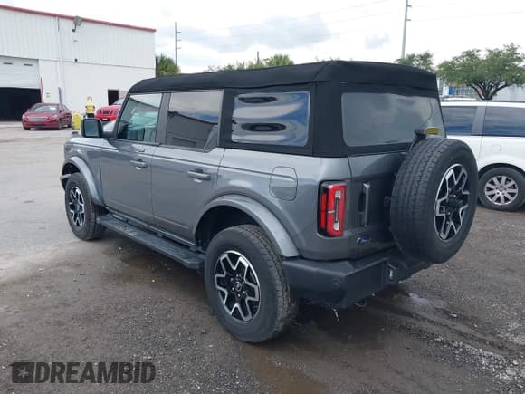 ✅ 2023 Ford Bronco • VIN: 1FMEE5BP0PLB18858 • Lot: 43179647. Wystawiony na IAAI z przebiegiem 38 479 mil. Bezpłatny archiwum sprzedaży aukcyjnych z USA i szczegółowy raport historii pojazdu na DreamBid. Zdjęcie 3.