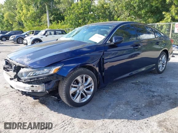 ✅ 2018 Honda Accord LX • VIN: 1HGCV1F15JA014820 • Лот: 43733685. Опубликован ранее на IAAI с пробегом 128 857 миль. Бесплатный доступ к архиву аукционных продаж из США и подробный отчёт об истории автомобиля на DreamBid. Изображение 2.