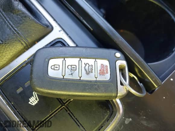 2014 Hyundai Azera с VIN KMHFG4JG6EA354949, выставлен на аукционе IAAI как лот 41034372 с пробегом 173 338 миль миль и . История ставок и продаж доступна на DreamBid. Изображение 11.