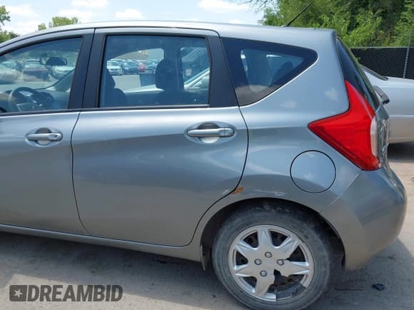 ✅ 2015 Nissan Note S Plus • VIN: 3N1CE2CP7FL370282 • Lot: 42695200. Listed on IAAI with 101,130 mi. Free auction sales archive from the USA and detailed vehicle history report at DreamBid. Image 6.