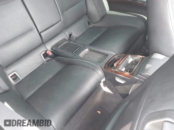 ✅ 2011 BMW 3 Series 328i • VIN: WBAKE3C55BE444576 • Лот: 43112591. Опубликован ранее на IAAI с пробегом 141 598 миль. Бесплатный доступ к архиву аукционных продаж из США и подробный отчёт об истории автомобиля на DreamBid. Изображение 8.