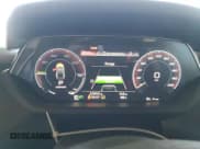 ✅ 2022 Audi e-tron GT Prestige • VIN: WAUEJBFW1N7006573 • Lot: 50387605. Wystawiony na Copart z przebiegiem 22 655 mil. Bezpłatny archiwum sprzedaży aukcyjnych z USA i szczegółowy raport historii pojazdu na DreamBid. Zdjęcie 9.