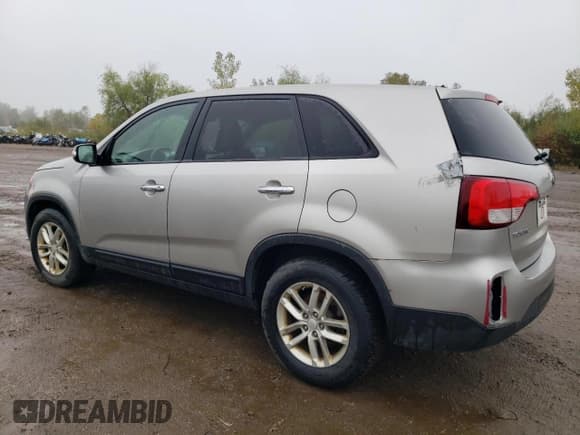 ✅ 2014 Kia Sorento LX • VIN: 5XYKT3A62EG525471 • Lot: 84255735. Listed on Copart with 181,164 mi. Free auction sales archive from the USA and detailed vehicle history report at DreamBid. Image 2.