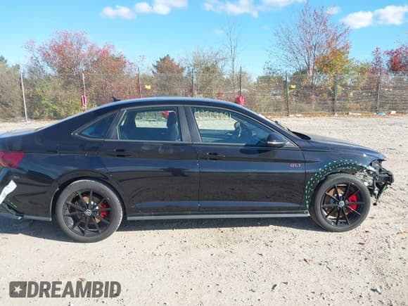 ✅ 2025 Volkswagen Jetta Autobahn • VIN: 3VW2T7BU6SM015818 • Lot: 43569881. Listed on IAAI with 9,752 mi. Free auction sales archive from the USA and detailed vehicle history report at DreamBid. Image 13.