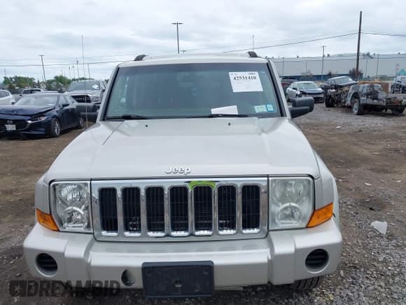 ✅ 2008 Jeep Commander Sport • VIN: 1J8HG48K48C132421 • Lot: 42531410. Listed on IAAI with 196,563 mi. Free auction sales archive from the USA and detailed vehicle history report at DreamBid. Image 6.