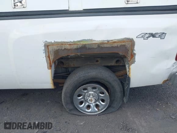 ✅ 2013 Chevrolet Silverado 1500 Work Truck • VIN: 1GCNKPEA7DZ288109 • Lot: 40782515. Wystawiony na IAAI z przebiegiem 191 813 mil. Bezpłatny archiwum sprzedaży aukcyjnych z USA i szczegółowy raport historii pojazdu na DreamBid. Zdjęcie 17.