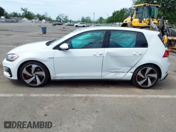 ✅ 2018 Volkswagen Golf GTI S • VIN: 3VW447AU6JM292040 • Лот: 42770758. Опубликован ранее на IAAI с пробегом 47 812 миль. Бесплатный доступ к архиву аукционных продаж из США и подробный отчёт об истории автомобиля на DreamBid. Изображение 14.