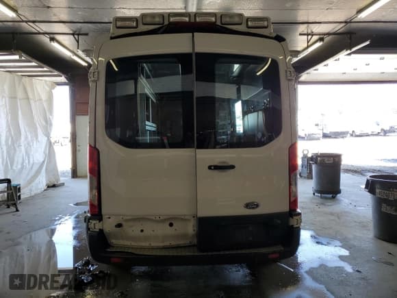 ✅ 2018 Ford Transit • VIN: 1FDYR2CM0JKA75589 • Lot: 48477245. Wystawiony na Copart z przebiegiem 65 267 mil. Bezpłatny archiwum sprzedaży aukcyjnych z USA i szczegółowy raport historii pojazdu na DreamBid. Zdjęcie 6.