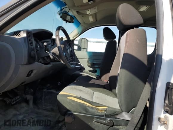 ✅ 2008 Chevrolet Silverado 2500HD 1LT • VIN: 1GCHK29628E168494 • Lot: 74758954. Wystawiony na Copart z przebiegiem 367 825 mil. Bezpłatny archiwum sprzedaży aukcyjnych z USA i szczegółowy raport historii pojazdu na DreamBid. Zdjęcie 7.