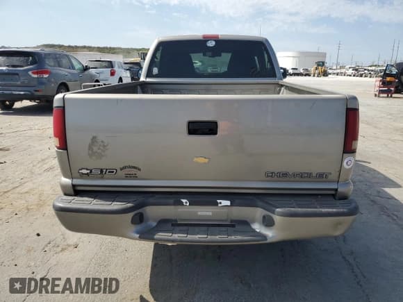 ✅ 2000 Chevrolet S-10 LS • VIN: 1GCCS14W4YK213416 • Лот: 75407184. Опубликован ранее на Copart с пробегом 141 295 миль. Бесплатный доступ к архиву аукционных продаж из США и подробный отчёт об истории автомобиля на DreamBid. Изображение 6.