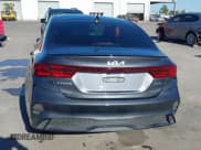 ✅ 2024 Kia Forte GT-Line • VIN: 3KPF54AD1RE725714 • Lot: 43592157. Wystawiony na IAAI z przebiegiem 21 786 mil. Bezpłatny archiwum sprzedaży aukcyjnych z USA i szczegółowy raport historii pojazdu na DreamBid. Zdjęcie 17.