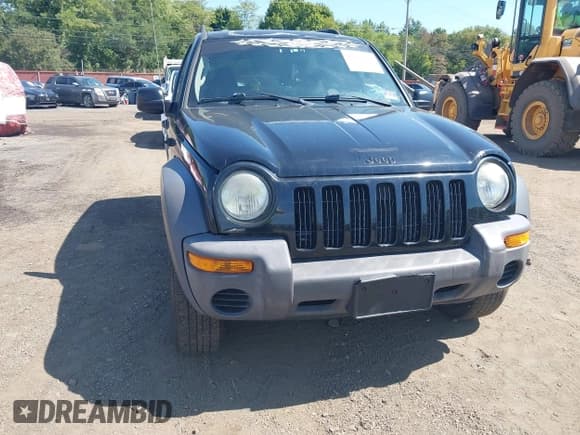 ✅ 2003 Jeep Liberty Sport • VIN: 1J4GL48K13W675080 • Лот: 43192568. Опубликован ранее на IAAI с пробегом 197 659 миль. Бесплатный доступ к архиву аукционных продаж из США и подробный отчёт об истории автомобиля на DreamBid. Изображение 17.